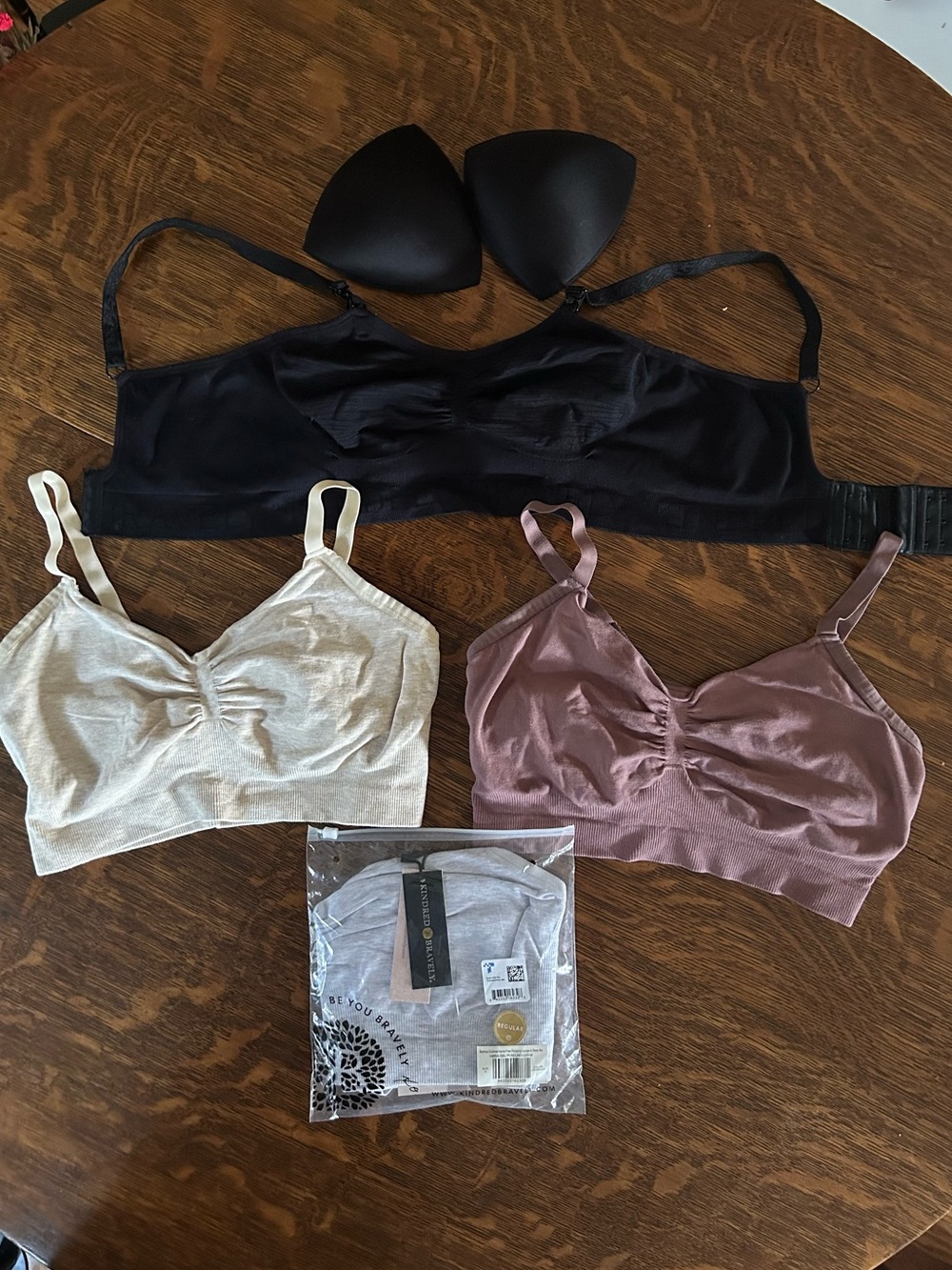 Lot of 4 kindred bravely pumping bras in size medium